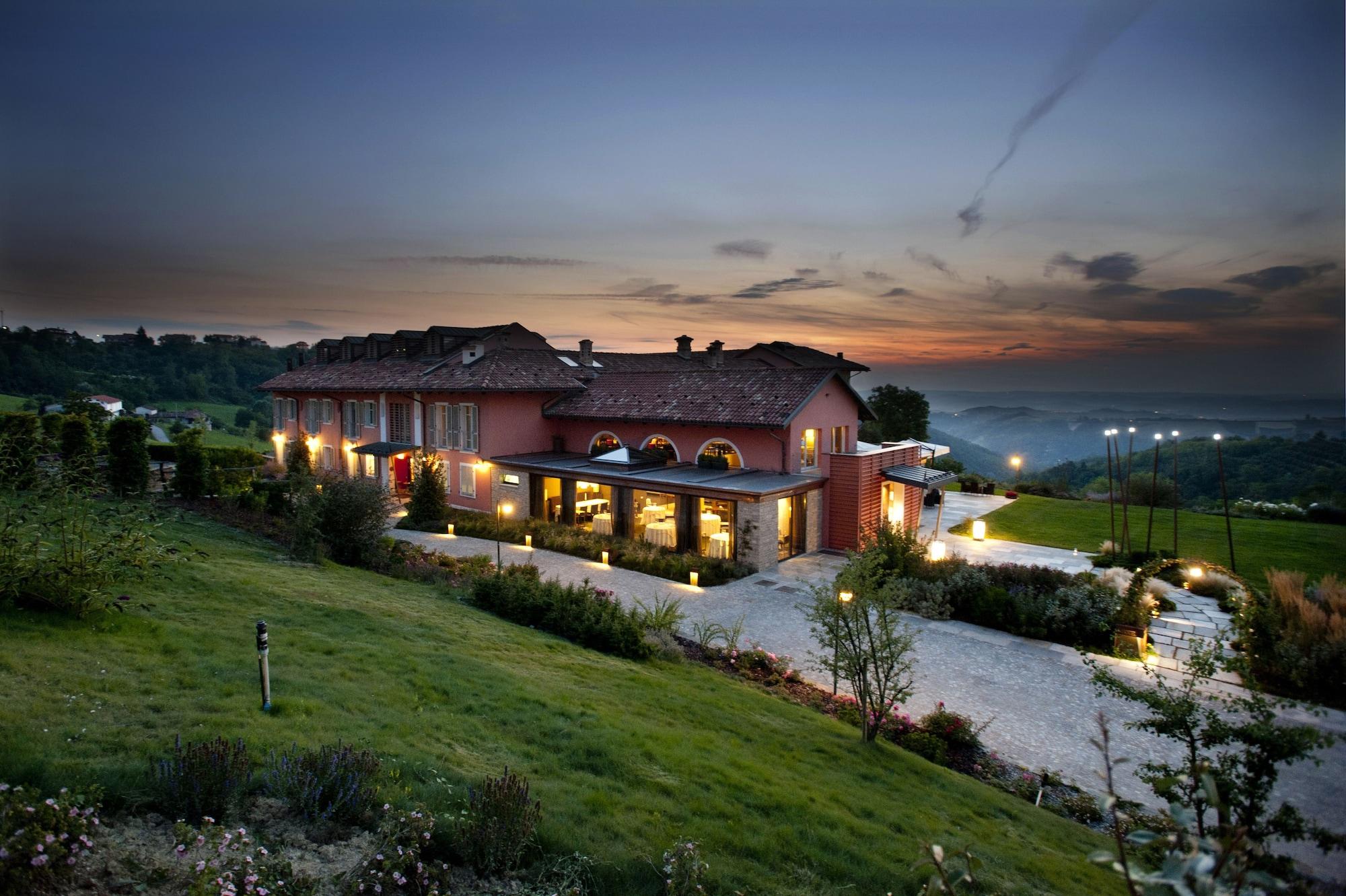 Relais Villa D'Amelia Benevello Eksteriør bilde