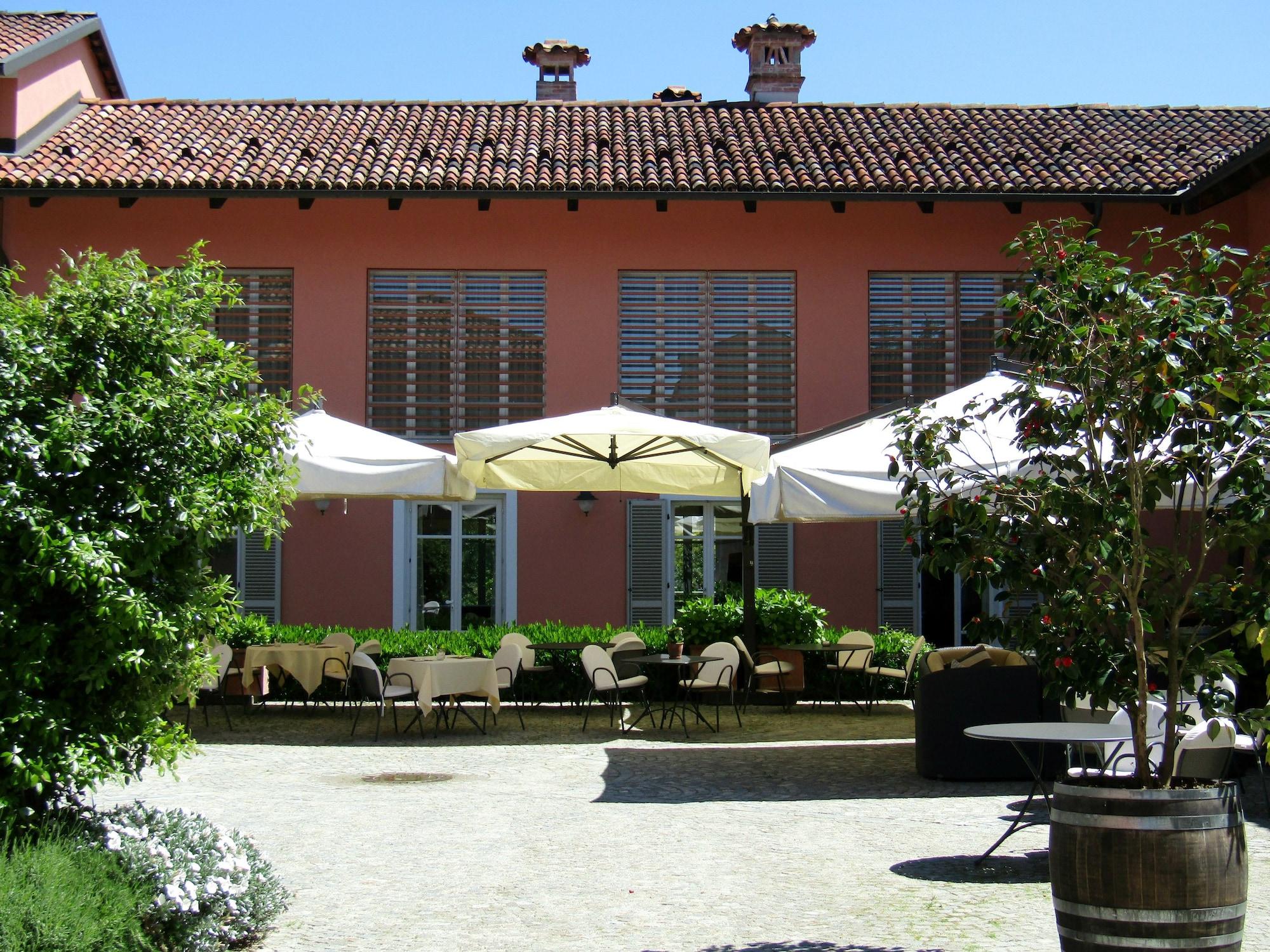 Relais Villa D'Amelia Benevello Eksteriør bilde