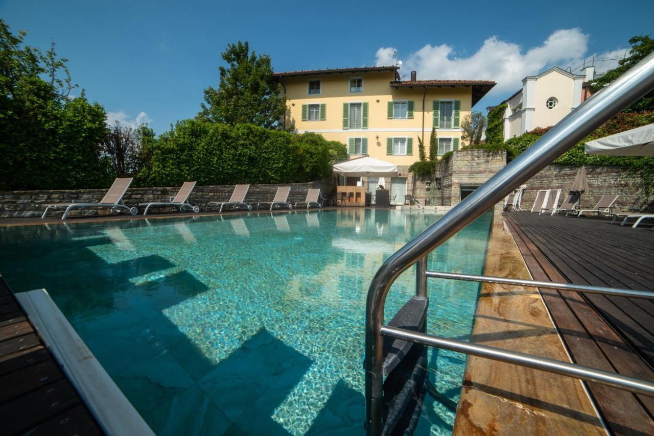 Relais Villa D'Amelia Benevello Eksteriør bilde