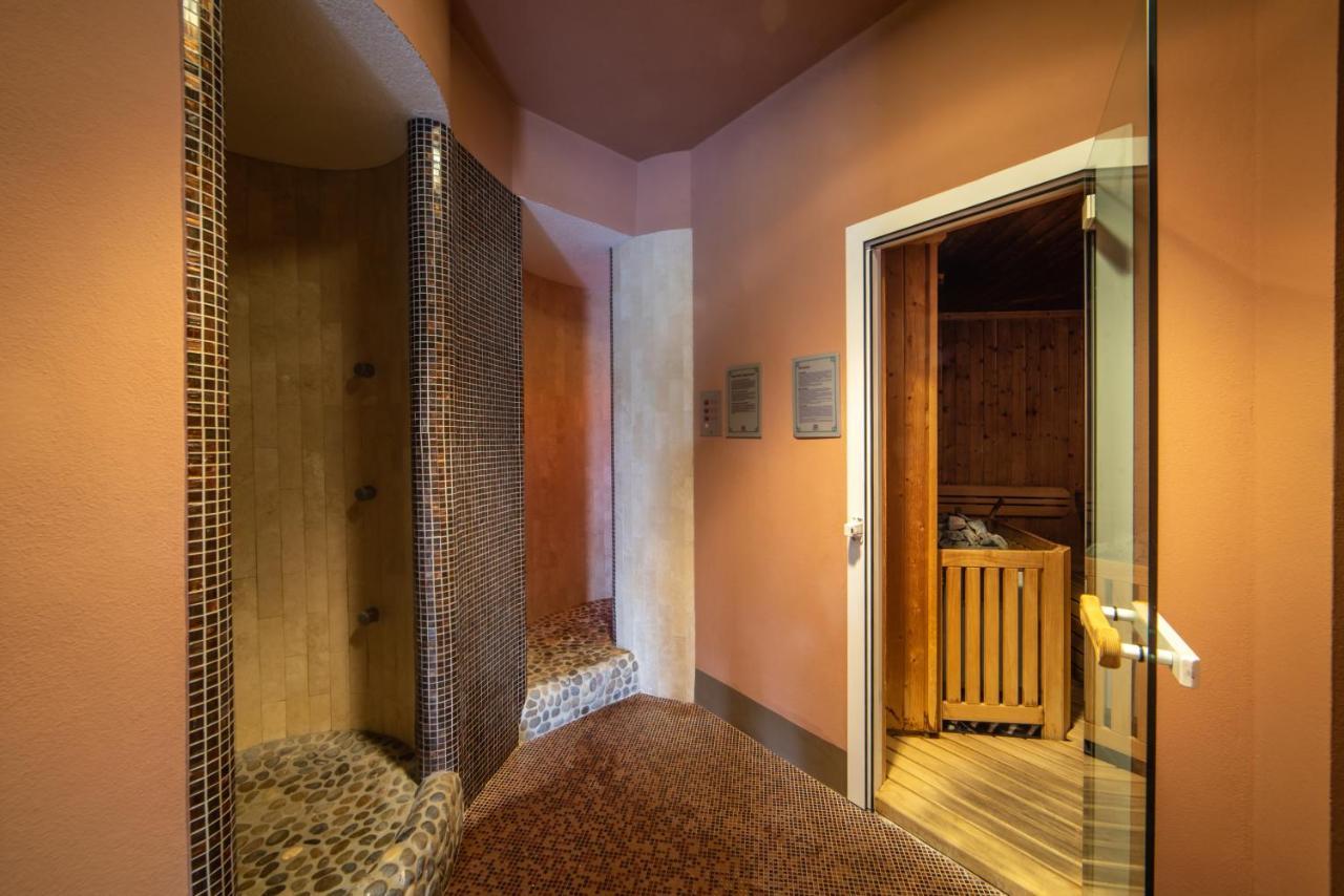 Relais Villa D'Amelia Benevello Eksteriør bilde