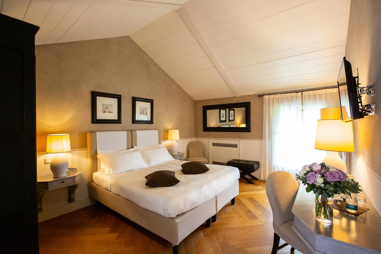 Relais Villa D'Amelia Benevello Eksteriør bilde