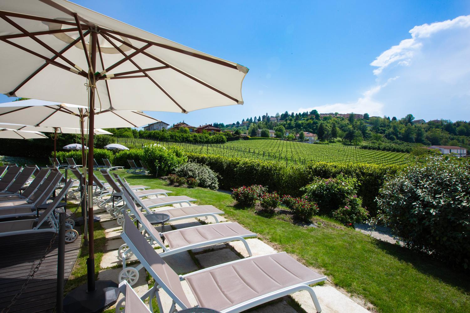 Relais Villa D'Amelia Benevello Eksteriør bilde