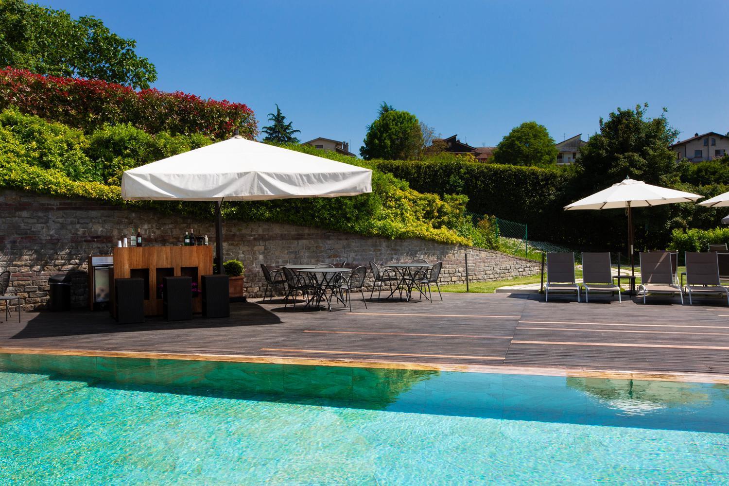 Relais Villa D'Amelia Benevello Eksteriør bilde
