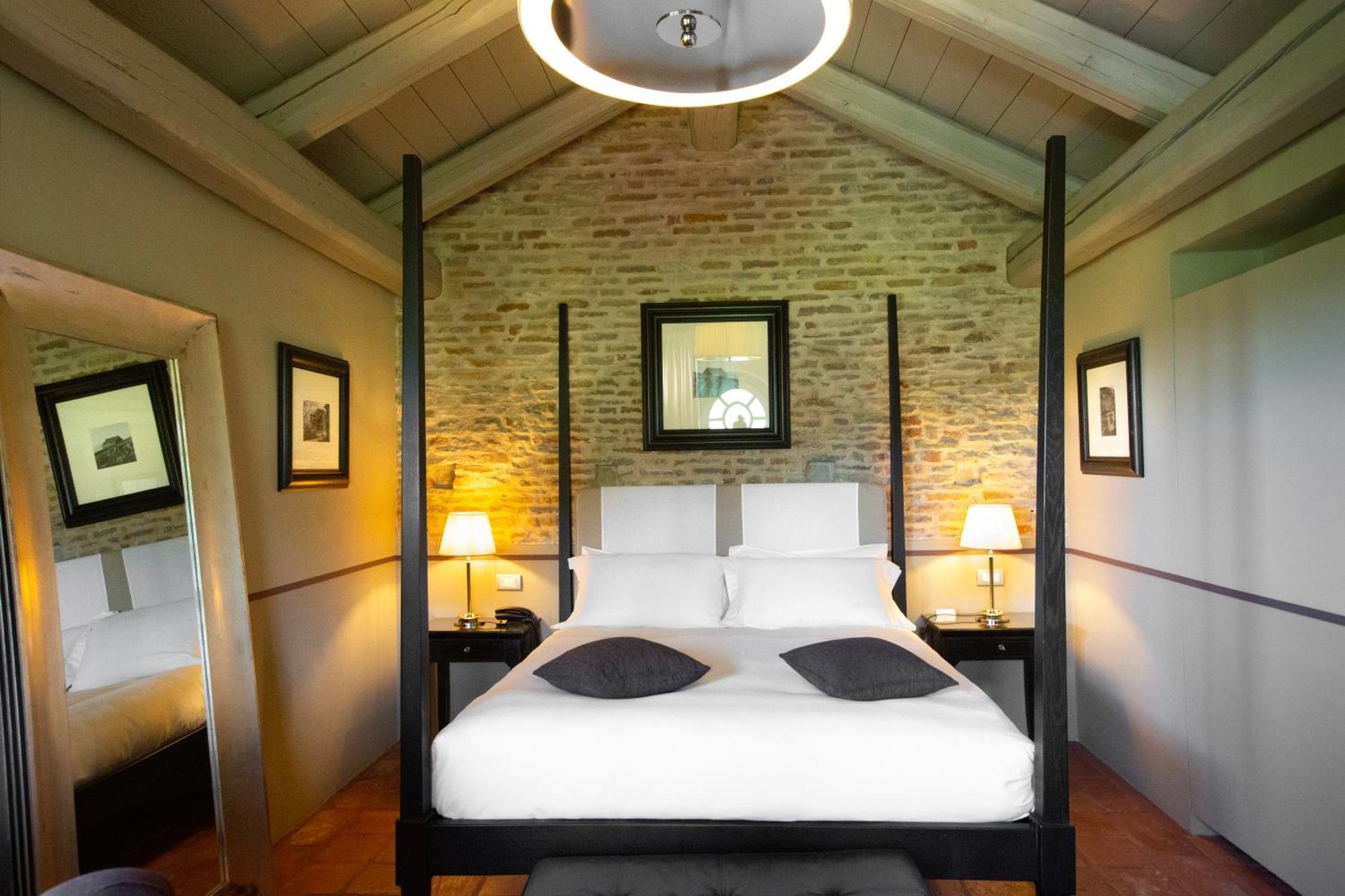 Relais Villa D'Amelia Benevello Eksteriør bilde